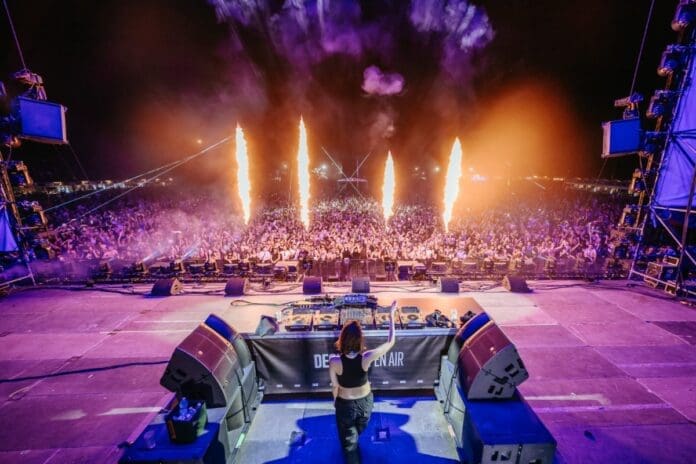 Event Review: DJ performance at Decibel Open-Air Festival.