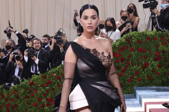 Keywords: Katy Perry, met gala